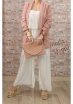 mono mujer elegante