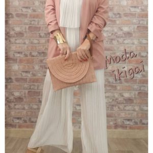 mono mujer elegante