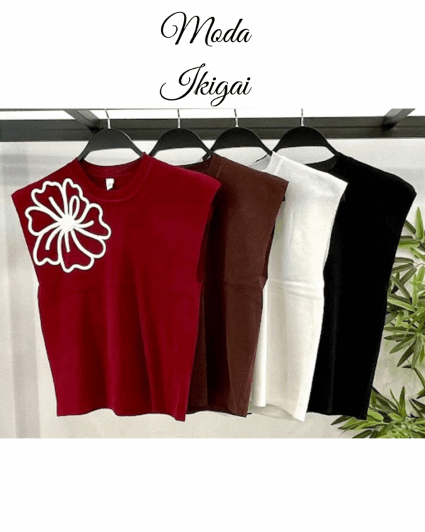 Moda Ikigai - 2025-08-29T145541.444 Sueter de hueco con flor - Imagen 1