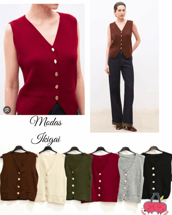 Chaleco con botones dorados - Imagen 1