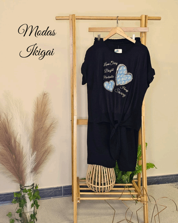 Modas Ikigai (70) Conjunto de blusón y pantalón corazones - Imagen 1