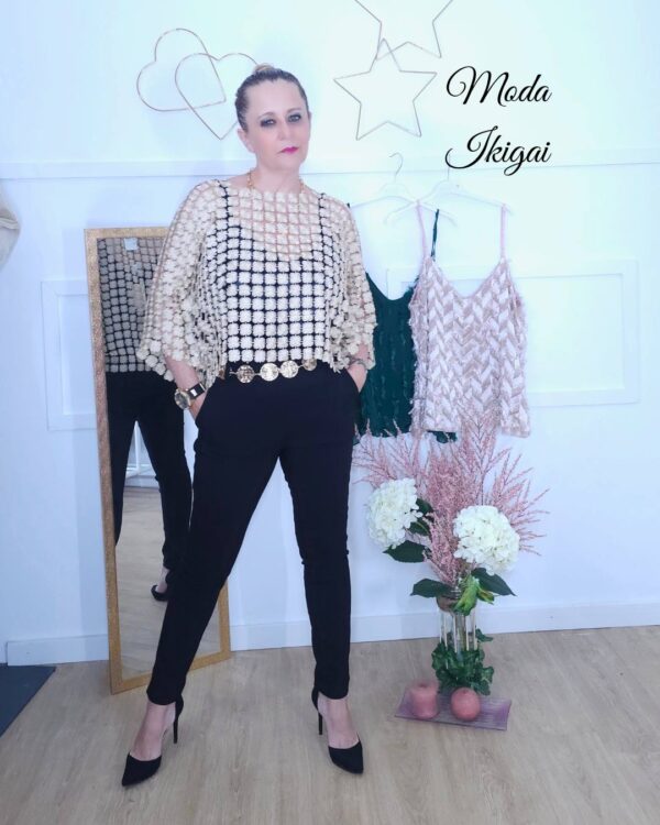 510749921_10229391303675669_8051909285177608014_n Blusón calado blanco roto - Imagen 4