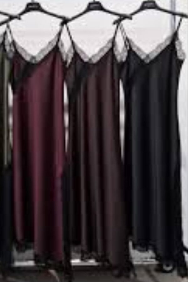 Imagen de WhatsApp 2025-10-24 a las 15.17.37_191a9f23 Vestido lencero Italy - Imagen 1