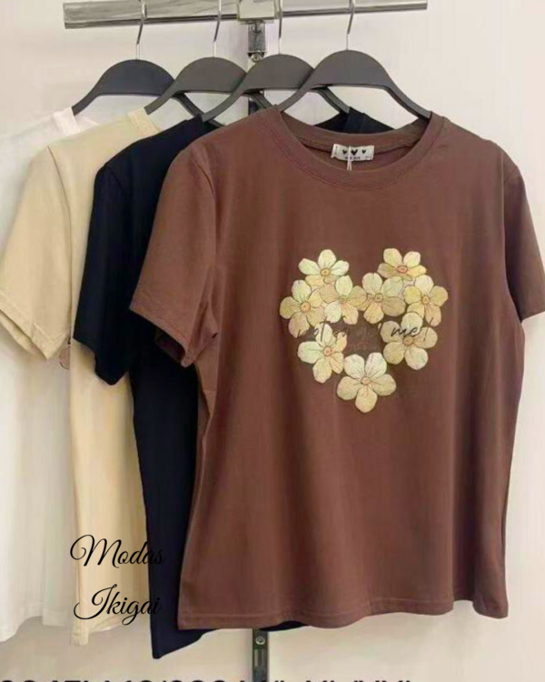 Camiseta flores - Imagen 1